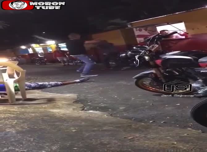 Video :In a combat, a crippled person still costs a lot!